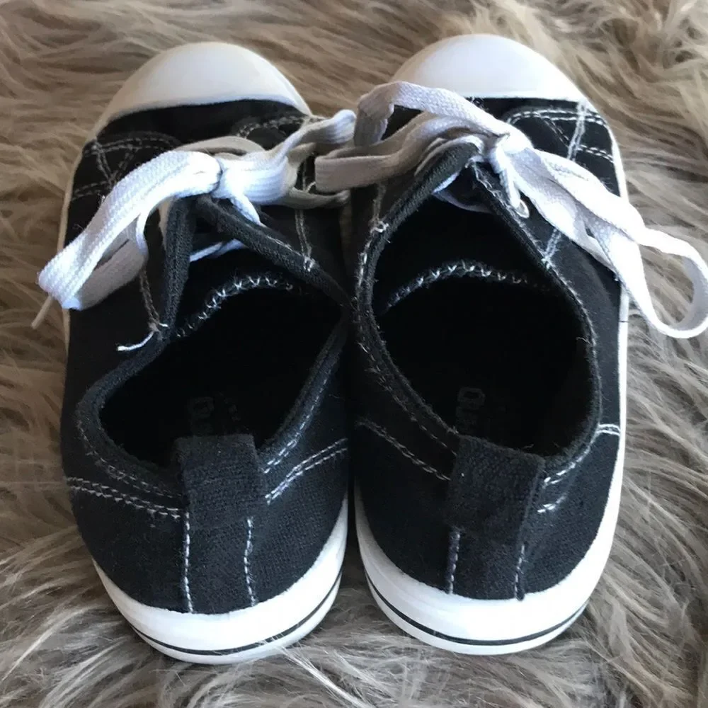 Black canvas low top sneakers kids 2